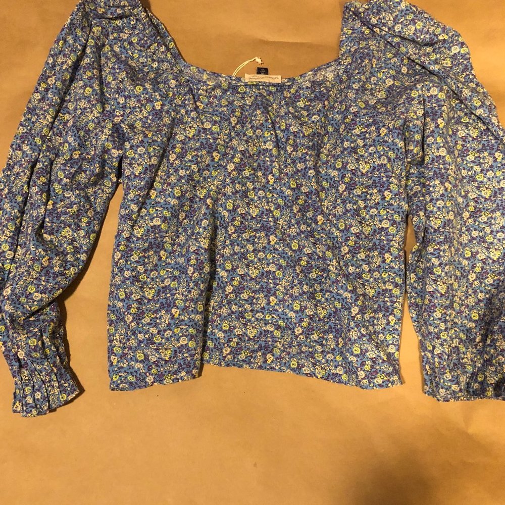 Universal Thread Good Co Ladies Top
